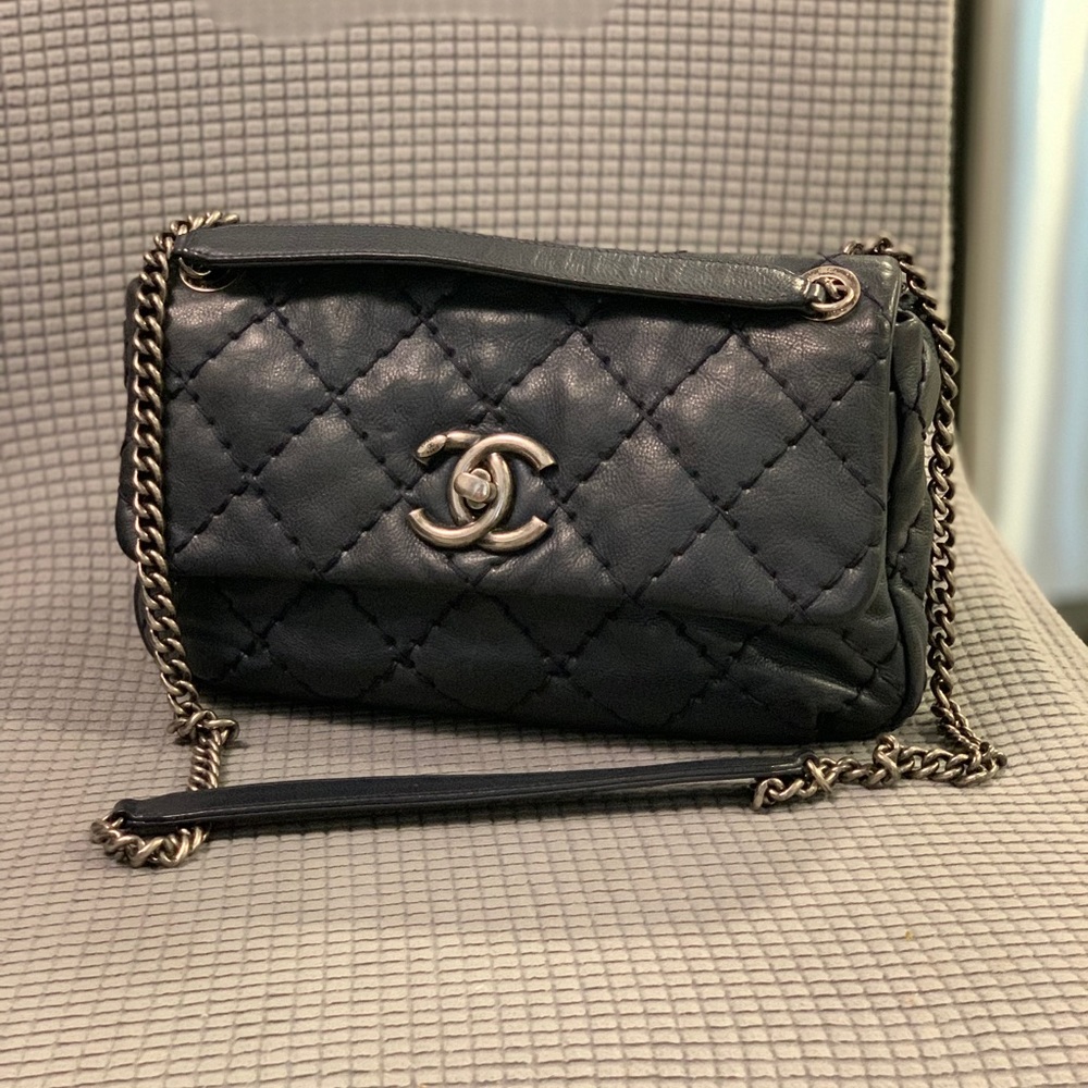 Chanel classic single flap shoulder bag❤️ - Picture 12 of 17